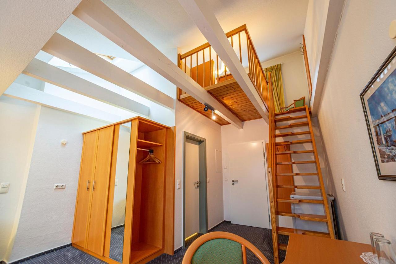 Hotel Rostock West Im "Kritzmow Park" Екстериор снимка