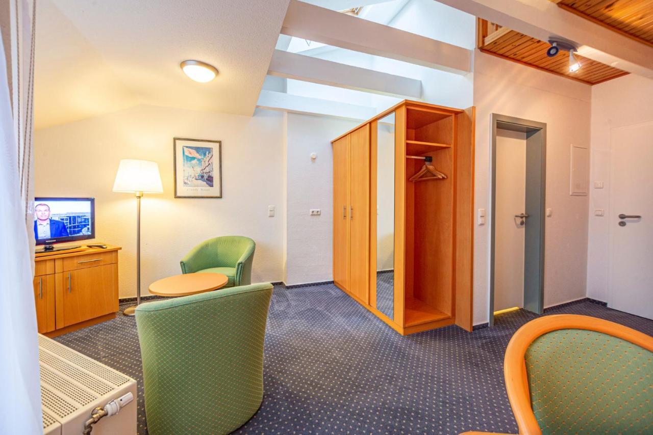 Hotel Rostock West Im "Kritzmow Park" Екстериор снимка