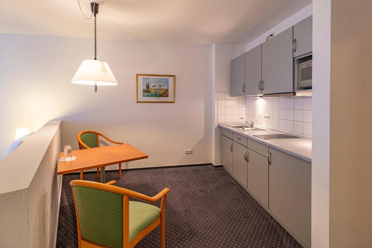 Hotel Rostock West Im "Kritzmow Park" Екстериор снимка