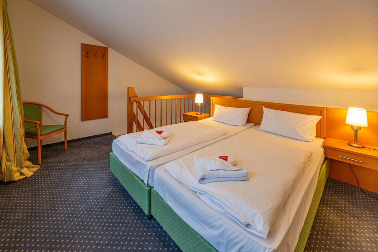 Hotel Rostock West Im "Kritzmow Park" Екстериор снимка