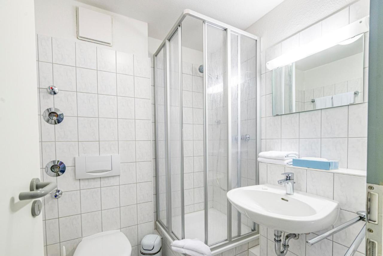 Hotel Rostock West Im "Kritzmow Park" Екстериор снимка